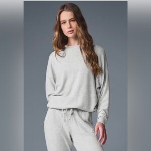 ALO Yoga Soho Oversized Pullover in Athletic Heather Grey Size Small